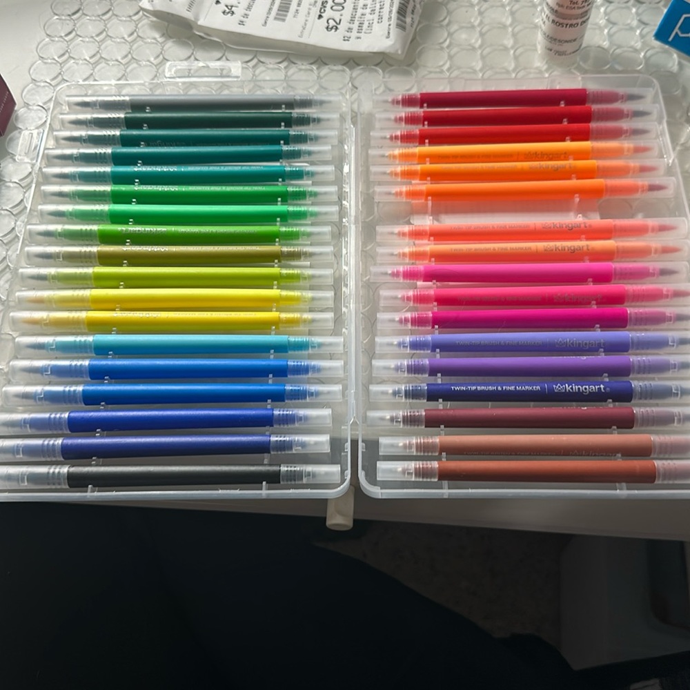 Kingart twin-tip brush & fine markers 35 missing one color. Like new.